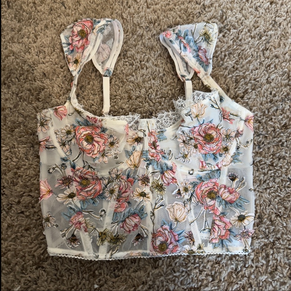 Victoria's Secret Floral Lace Corset & Panty Lingerie Set - Picture 4 of 12